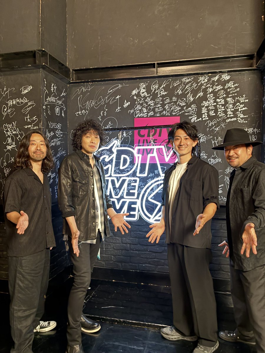 saitokazuyoshi's tweet photo. #斉藤和義
#CDTVライブライブ 
ご覧くださりありがとうございました！✨

9/9発売のNew AL『日常Days』から「黒猫のタンバリン」と、「やさしくなりたい」の2曲を披露しました。

出演した模様はTVerで無料配信中📺 見逃した方も、もう一度観たい方もぜひチェックください！
https://t.co/PeIooZpaIb https://t.co/PzzzHUR6HA