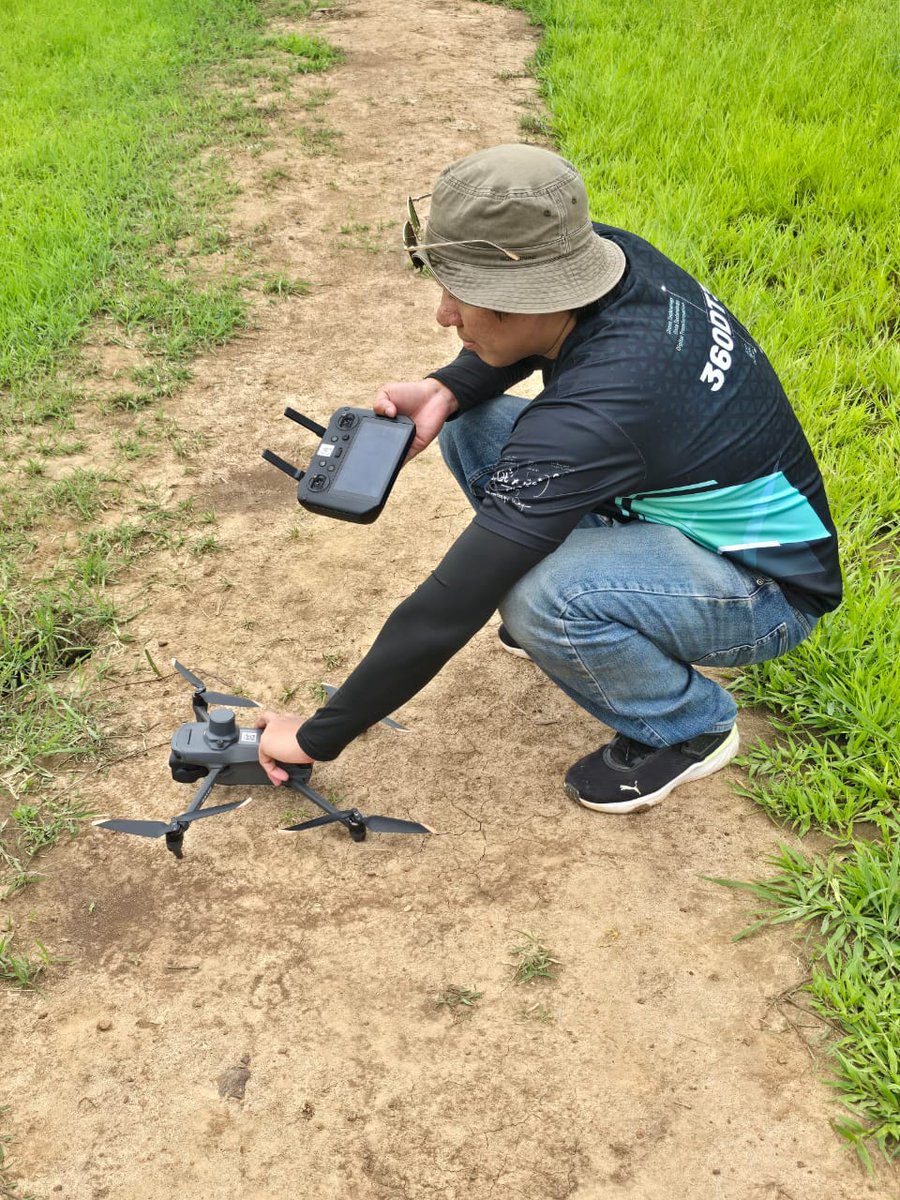 RRVCDP_Gambia's tweet photo. 🚁🌾 Measuring progress from the sky! RRVCDP is using Aerodyne drone technology to scan 3,265 hectares of project land, generating accurate data to track development and cultivation.
#LLF #IsDB #BADEA @LLF_fund
@KSRelief_EN @ABUDHABI_FUND @gatesfoundation @qatar_fund @isdb_group https://t.co/ssGwTYDHfh