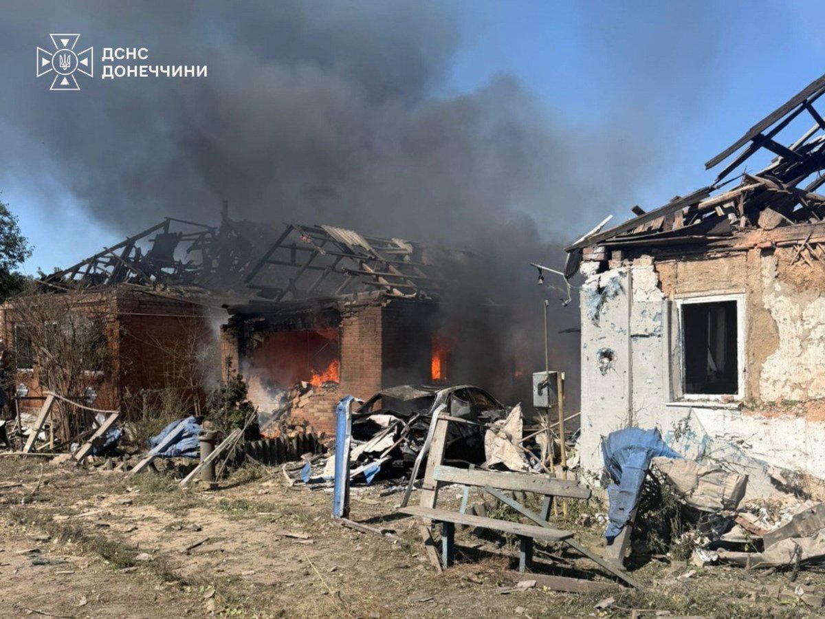 BohuslavskaKate's tweet photo. 2 people, including a child, were killed and another was injured in a russian airstrike on the village of Bylbasivka in the Sloviansk community of Donetsk region‼️

Twenty residential homes were also damaged. https://t.co/Ukhswj7Nd4