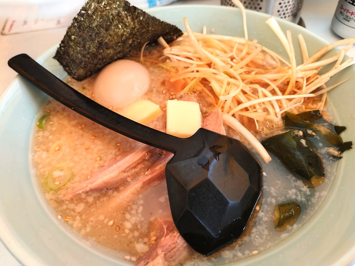 sorewanaine's tweet photo. 昨日のニューラーメンショップ扇橋店の特製塩バターラーメン

一時期ネギが辛すぎたりスープぬるかったりだったけど最近めっちゃ安定してうまいのでオススメです😇

#ラーメン 
#ラーショ
#扇橋 #ニューラーメンショップ #背脂 #朝食 #駐車場無料 https://t.co/wBqyQ77mxD