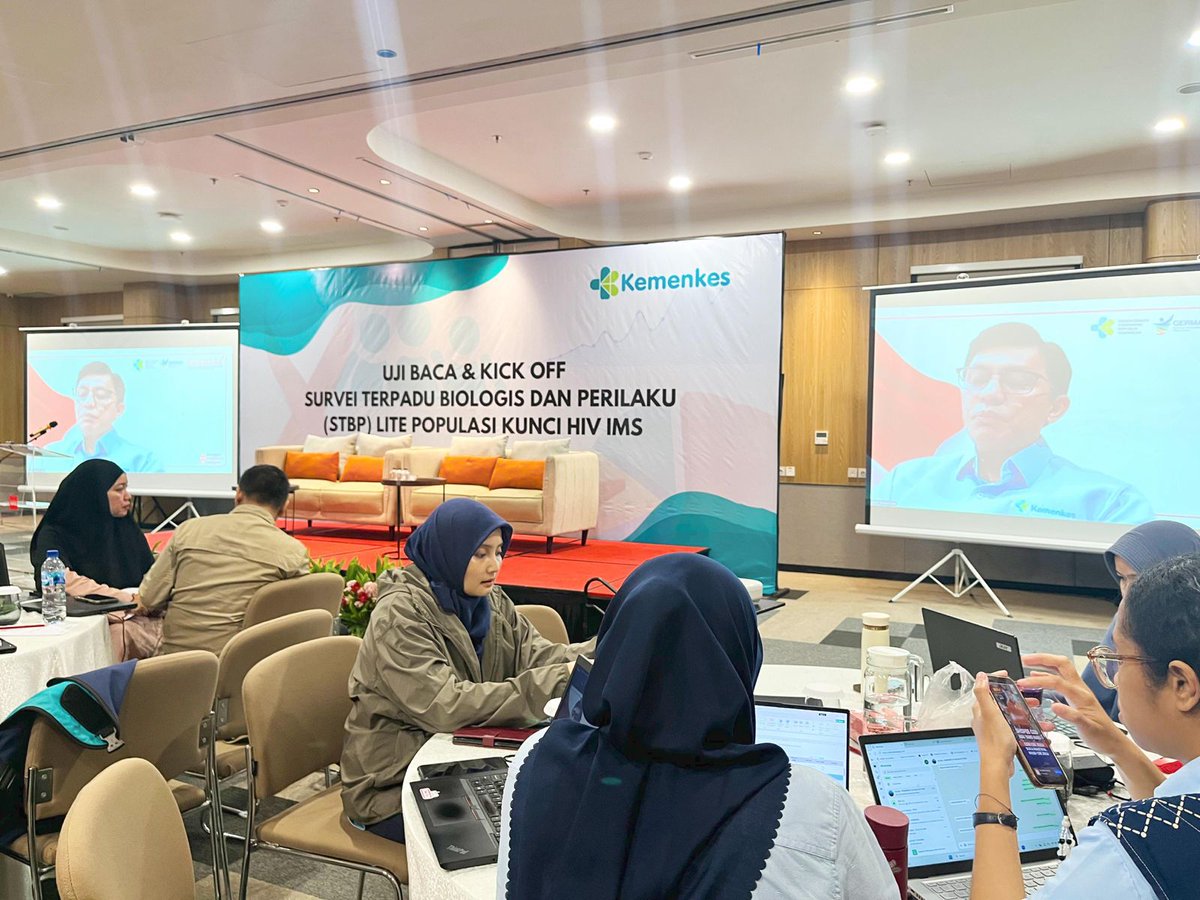 unaids_id's tweet photo. Understanding the HIV epidemic starts with better, more granular information. UNAIDS Indonesia joined the kick-off of the IBBS-Lite for Key Populations Pilot &amp; provided technical support to the National AIDS Programme to prepare for its implementation.
#EndAIDS #IBBSLite https://t.co/UtYpkoUdQB