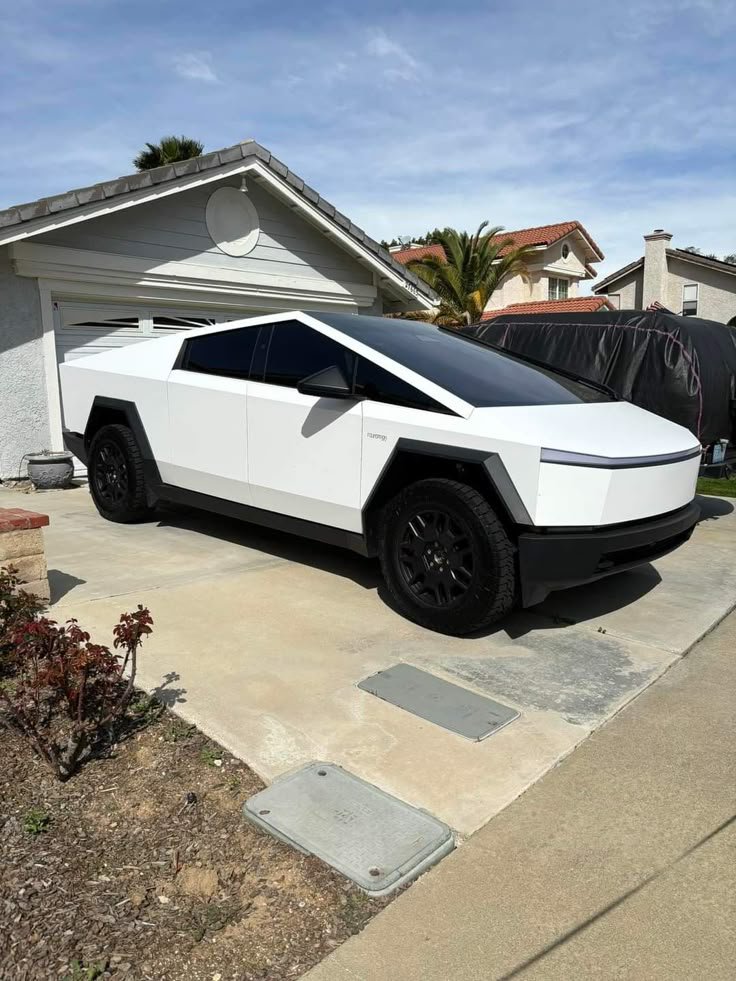 HonestTakesX's tweet photo. If Elon offered you a free Cybertruck right now, what color?

A) Silver
B) Black
C) White
D) Wrap it myself https://t.co/2TCYJ43vPT