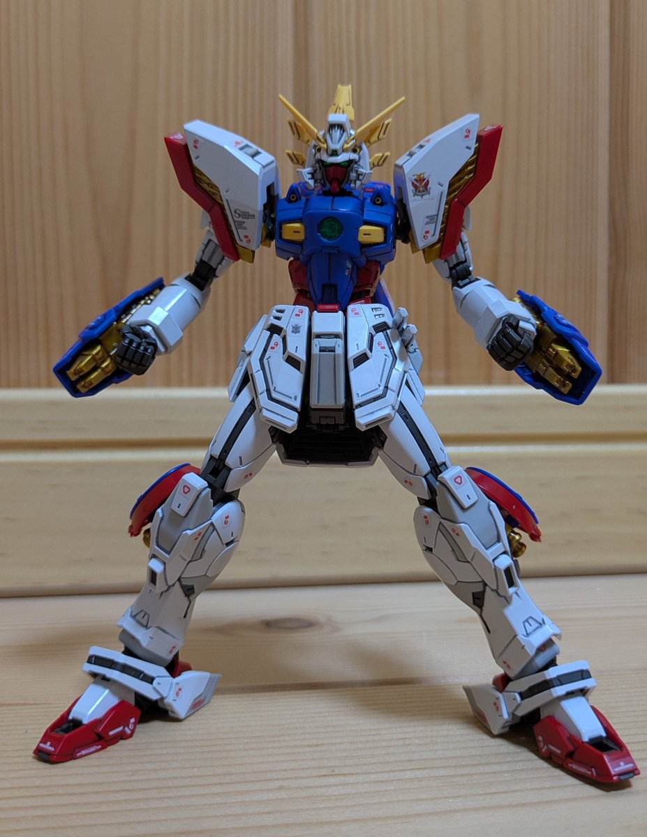 m19341934's tweet photo. 先日から組み立ててたRGのシャイニングガンダムがようやく完成〜♪♪😺😺
パーツやシールが細かくて老眼にはちょいとキツかった····😅😅(笑) https://t.co/5aboUwCkKB