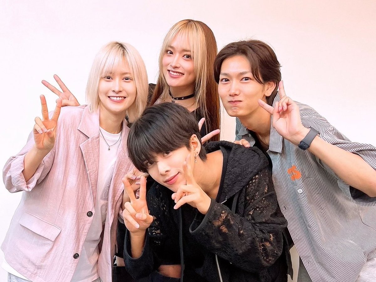 hoshimotoyuzuki's tweet photo. Paradox Live on Stage -Road to Legend- “RAGE"

顔合わせでした！
稽古初日！！

VISTY４人
良いバランスだなぁなんて思いながら♪
今日までちょこちょこ会ったりしてたから
すごくチーム感良い感じ♪
より深めて常に上がって行こう！

GO VISTY✨

#パラステ #パラライ #パラステRtl #VISTY https://t.co/btwpR99gfa