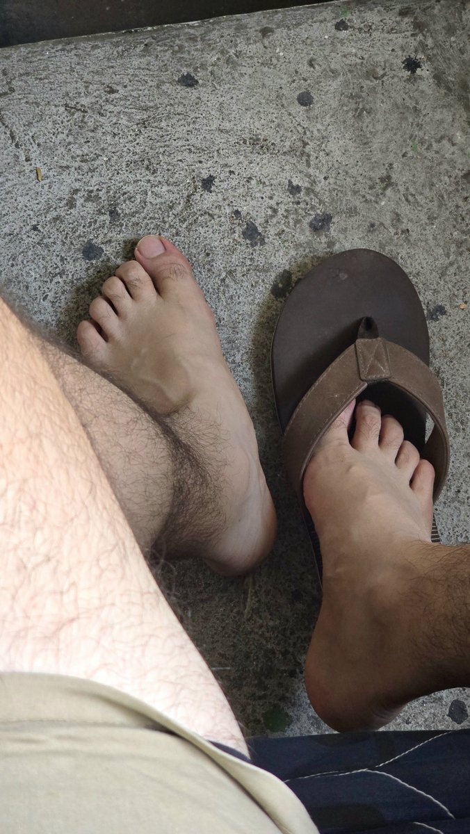 alex_feet10's tweet photo. Inicio de semana 😌👣 sumando kilómetros  con estos pies masculino https://t.co/W7mtdwDs9I