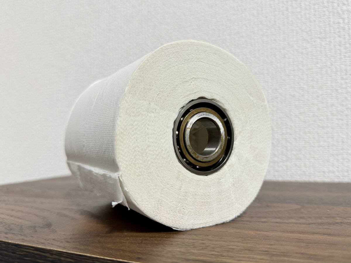 dydt_Nao's tweet photo. これ好きすぎる
おうちにあったベアリングがほぼジャストサイズだったから具現化したった
JAPAN NSK製 https://t.co/bdlhsivCR4
