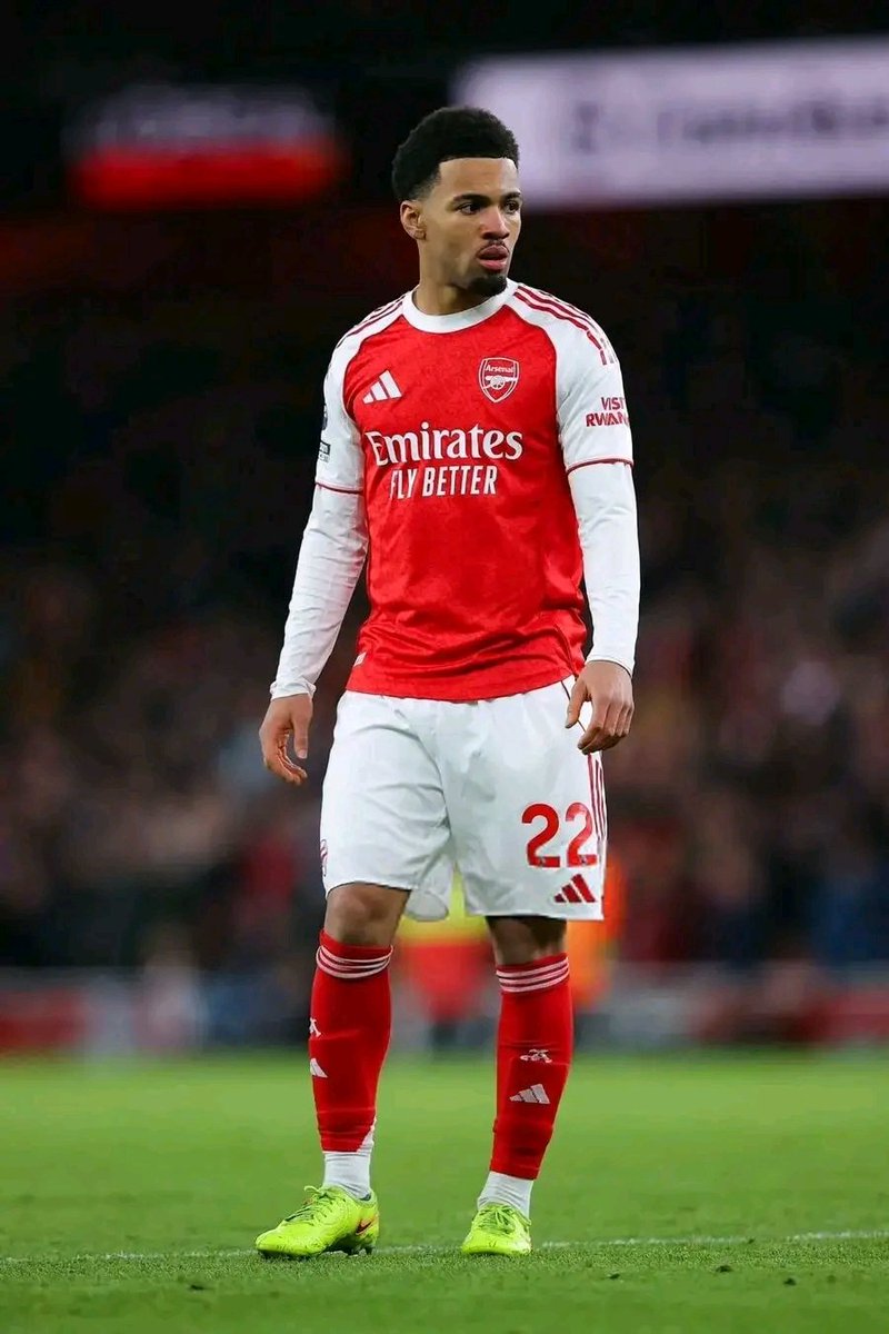 Rhandyafc's tweet photo. Arsenal should’ve sent this boy out on loan to a club where he’d be a regular starter.

Even if it was Cardiff or Southampton. 😭

He needs minutes, not another season sitting on the bench. 🔴⚪ https://t.co/zwYZa5Ehr0