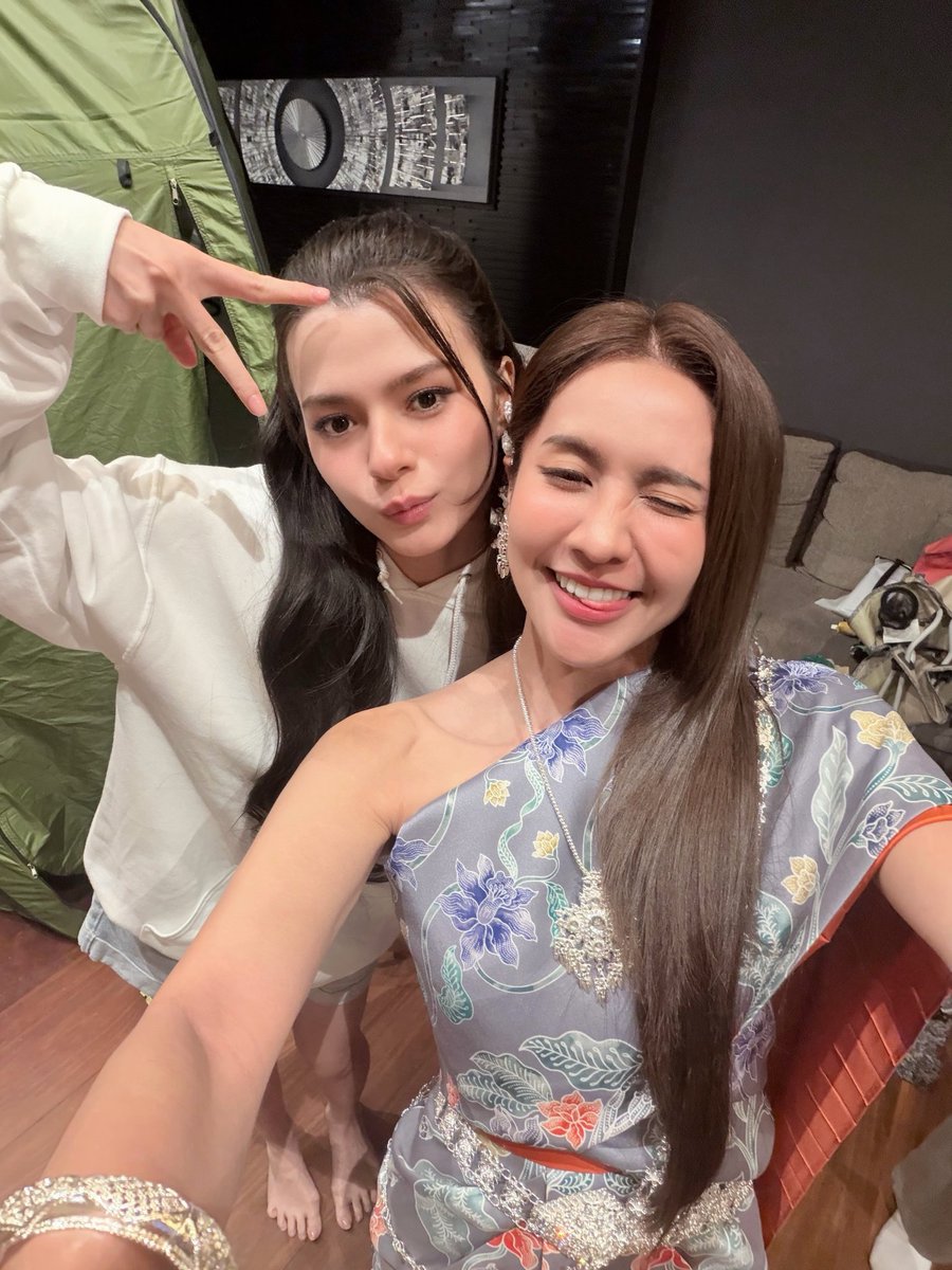 rsrchaf's tweet photo. NAMNEUNG AND BECBEC 🫶🏻

#beckysangels #NamneungMilinD https://t.co/3D4TfZUk9j
