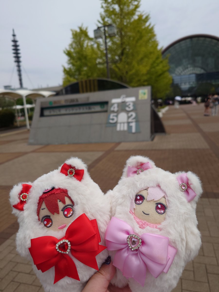 serettu's tweet photo. インテックス大阪での4Jとても楽しかったー！聖地巡礼も出来たし、ネイルも双子にしてとても充実した！
福岡もいきたかったなぁ https://t.co/MU2SLwGnz5