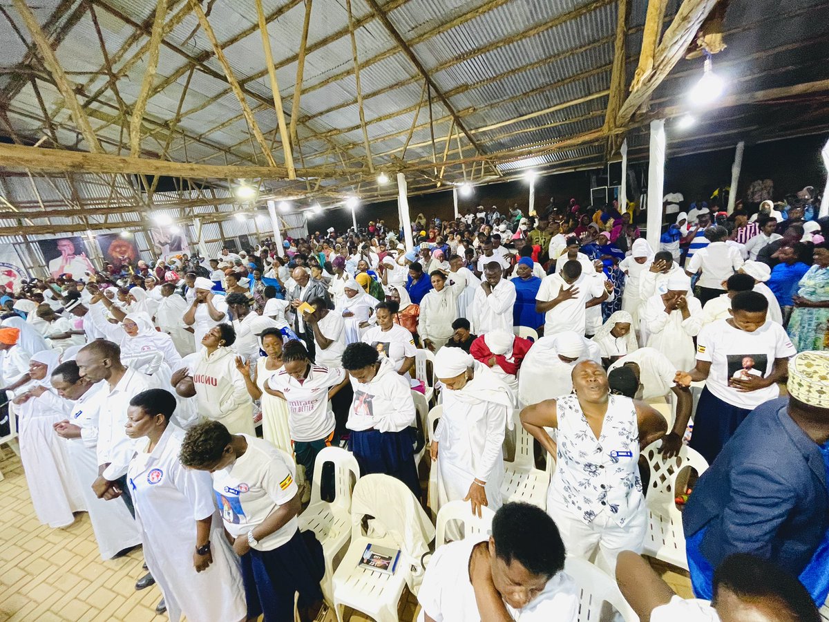kmiministries's tweet photo. Big God Big things was a powerful and unforgettable day in Kanyinasheema Ministries International! Hundreds of men and women who travelled from within Uganda and from outside the country gathered in the house of God.#hamilo https://t.co/I946tZoskK