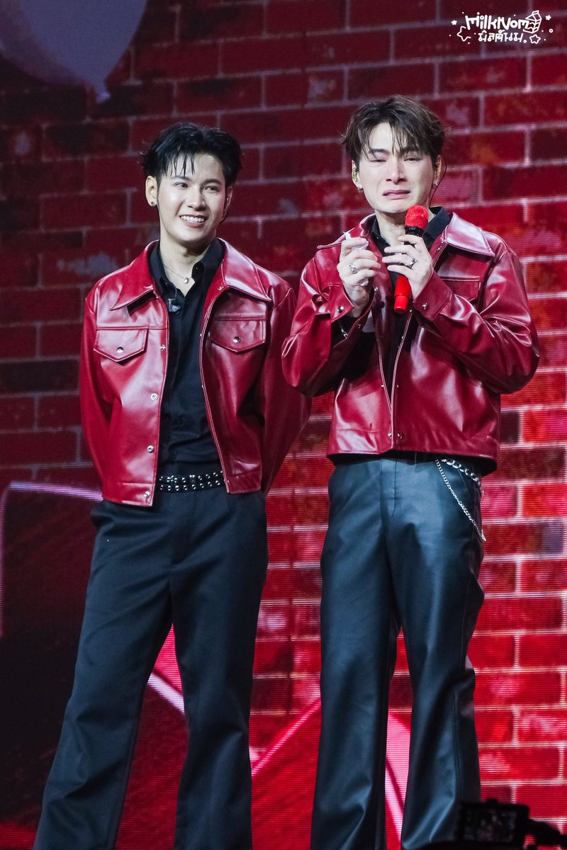 MilkNom505's tweet photo. พาร์ทขอบคุณ เอ็นดูอ่าาา @kristtps @stjinx_maya 

SOTUS FRIENDSHIP NEVER ENDS

#SOTUS10thYearConcertD2 
#คริสสิงโต #ทีมพีรญา https://t.co/UPhC7v8nLb