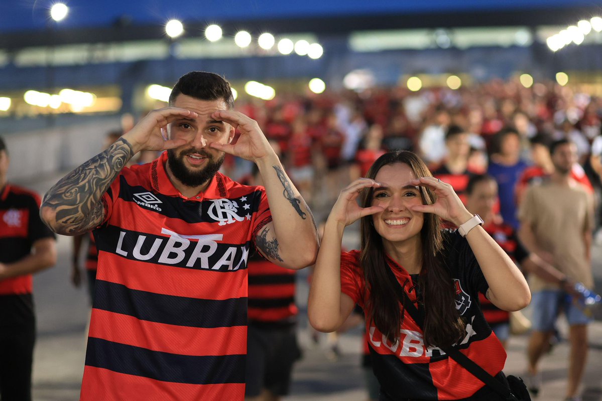 l__lopes's tweet photo. um brinde aos inteligentes. meu desprezo aos burros. 

Samuel Lino. sempre no nosso time 🥽🥽 https://t.co/OBiHStrizg