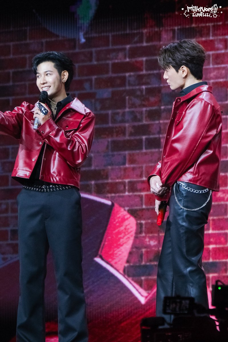 MilkNom505's tweet photo. พาร์ทขอบคุณ เอ็นดูอ่าาา @kristtps @stjinx_maya 

SOTUS FRIENDSHIP NEVER ENDS

#SOTUS10thYearConcertD2 
#คริสสิงโต #ทีมพีรญา https://t.co/UPhC7v8nLb