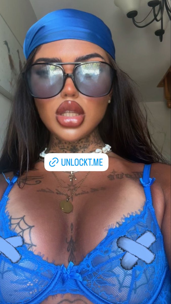 Tattsxi's tweet photo. Come see what’s behind the stickers 👅#Tattedbaddie #tattoo #unlockt.me  https://t.co/rARmk4LMgC https://t.co/vG63jBlg4H