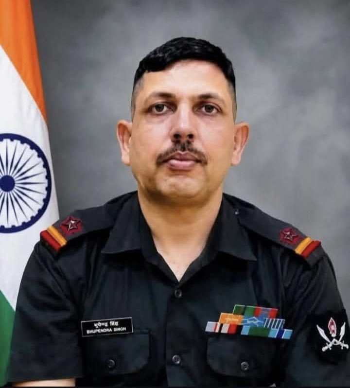 TigerCharlii's tweet photo. Bad News!!
India lost braveheart 
Naib Subedar Bhupendra Singh
( Indian Army )

He made supreme sacrifice in Jammu &amp; Kashmir 
He hailed from Haryana 
Salute JCO Saab 🇮🇳 
#IndianArmy https://t.co/iJHrNCCpXp
