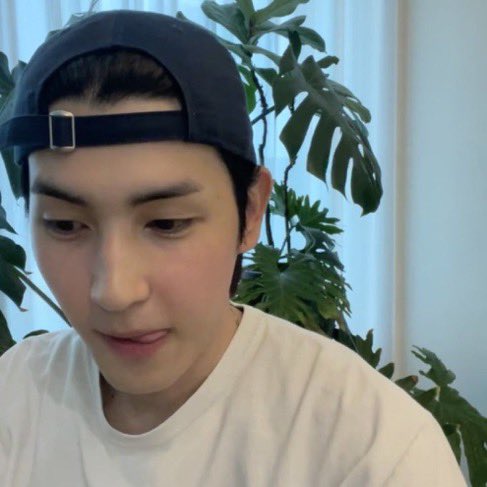 unonehana's tweet photo. 그 남자의 말랑이 취향👇 https://t.co/oFklNMKbAo