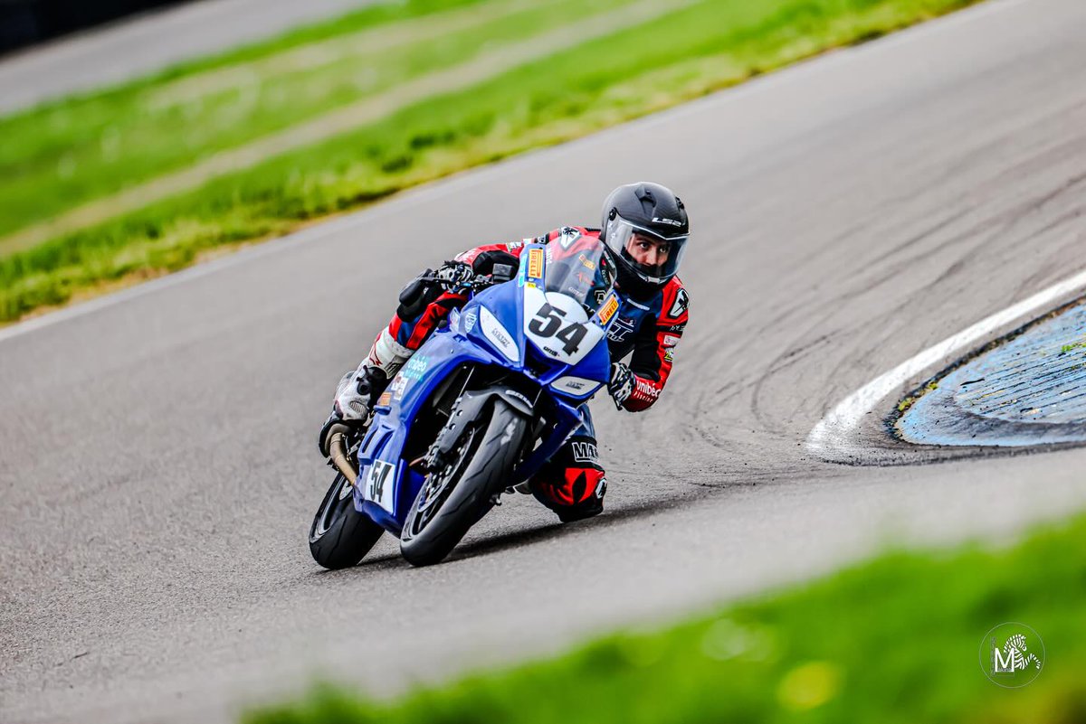CamelliaFeaa's tweet photo. Nogaro – découverte du circuit ce week-end

Un week-end d’entraînement intense pour découvrir ce tracé. Les chronos restent loin de l’objectif, mais les progrès ont été constants. Beaucoup d’apprentissage et de travail : hâte de revenir pour la https://t.co/uXRVx9czgU