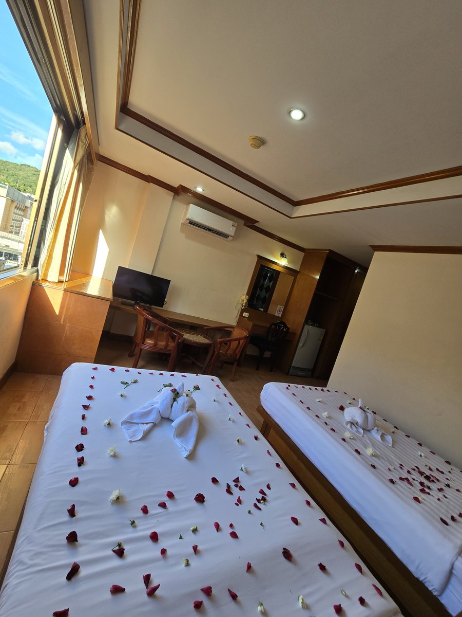 SabaSuitesPh's tweet photo. After a day filled with beaches, sightseeing, shopping, and exploring Phuket, there’s nothing better than returning to a comfortable stay. Make Saba Suites Phuket part of your island experience. 💙

#SabaSuitesPhuket #ExplorePhuket #PhuketThailand  #TravelThailand
#HAPPYJKDAY https://t.co/21Sv0xOvy1