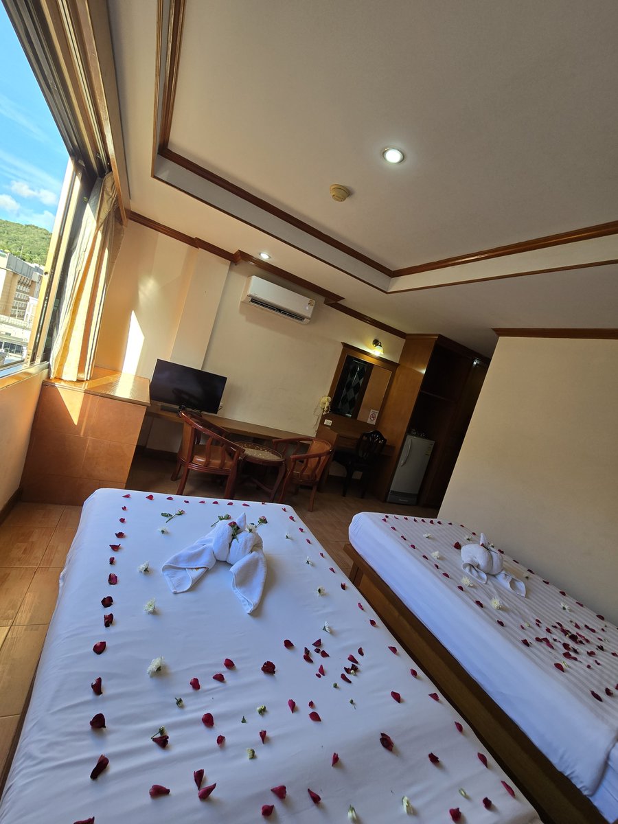 SabaSuitesPh's tweet photo. After a day filled with beaches, sightseeing, shopping, and exploring Phuket, there’s nothing better than returning to a comfortable stay. Make Saba Suites Phuket part of your island experience. 💙

#SabaSuitesPhuket #ExplorePhuket #PhuketThailand  #TravelThailand
#HAPPYJKDAY https://t.co/21Sv0xOvy1
