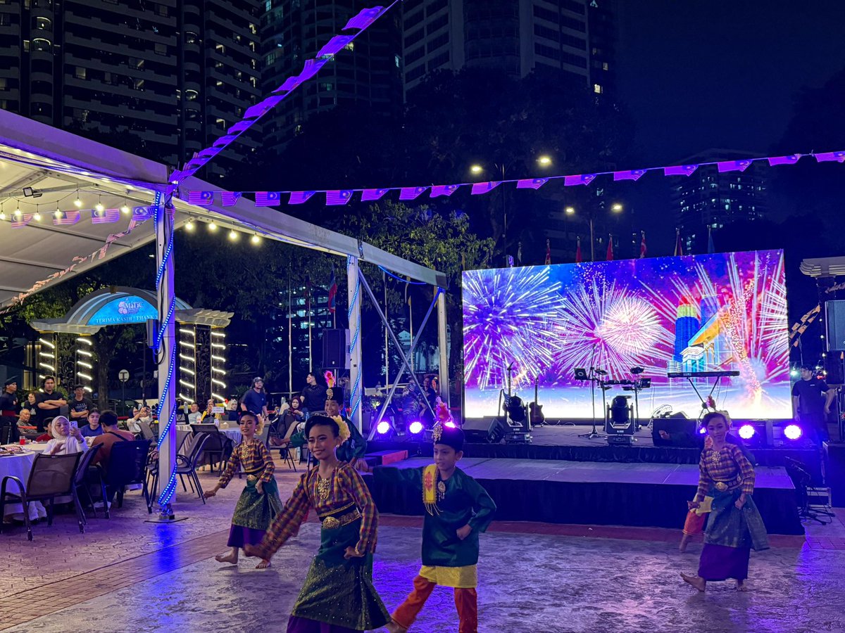 MaticMY's tweet photo. Satu malam, satu semangat, satu jiwa Malaysia! β€οΈπ²πΎ
#GemaJiwaMerdeka #AmbangMerdeka #HariKebangsaanKe69 #MalaysiaMADANI #MaticMY #VisitMatic #SalomaKL #OneStopCentre #MyMOTAC #VisitMalaysia2026 #MalaysiaTrulyAsia #KitaMalaysia #SurrealExperiences #CutiCutiMalaysia https://t.co/5R7Q0eH4yG