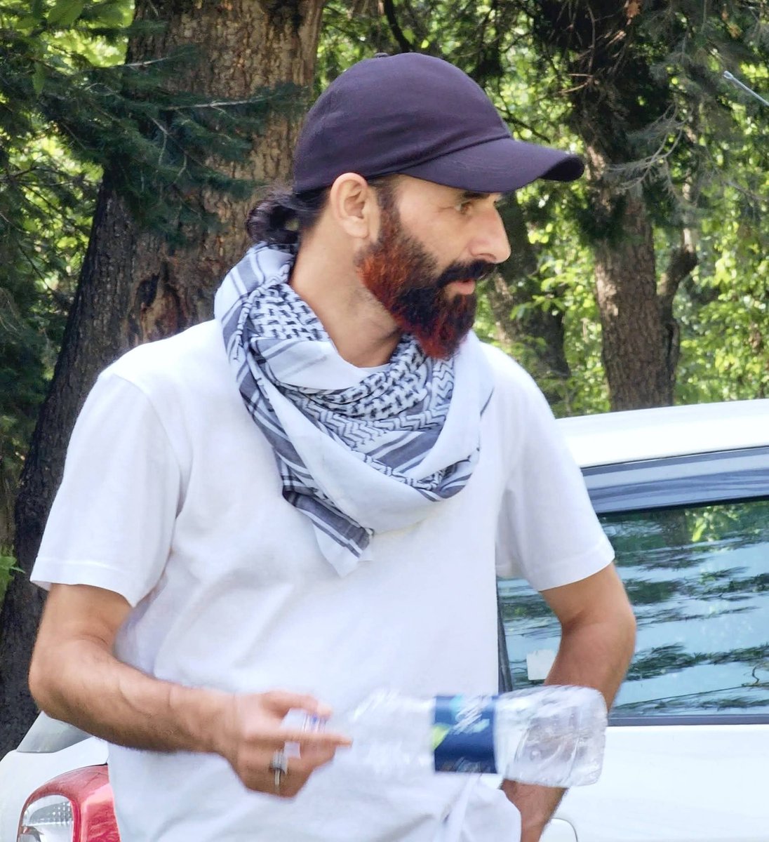 MudasirRehman_'s tweet photo. 🔥 Dekho! Kashmir ke Artist ne paint nahi, Polythene Waste se Painting bana di!
Polythene Waste Material Painting crafted by Mudasir Rehman Dar , Social Artist & Eco-Art Activist, #MudasirRehmanDar #EcoArt #EnvironmentalArt #WasteArt #PolytheneWaste #StopPolythene https://t.co/KoBnNsx1by