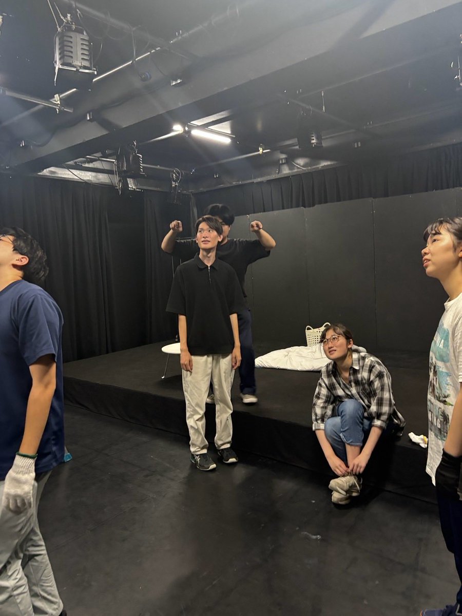 gekidan_channel's tweet photo. 【☀️小屋入り1日目🏠】
本日から小屋入りいたしました！
公演準備は順調に進んでおります🎶

#劇団ちゃねる #縛々 https://t.co/2ddN2rKa7S