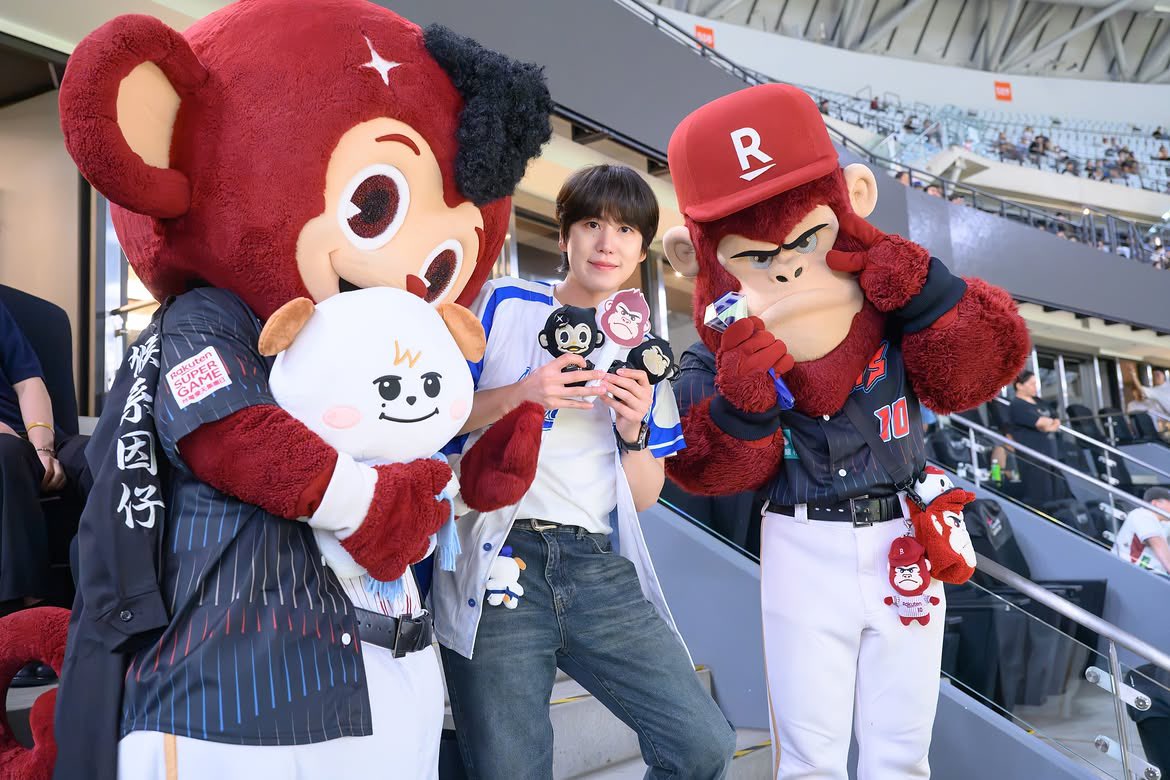 RaonKyu's tweet photo. 260831 rakuten_monkeys IG

KYUHYUN in Rakuten Monkeys FM10.0 SINGDOME 音樂電台！ 🎧✨

#규현 #KYUHYUN #圭賢 https://t.co/clnlfxhcXS