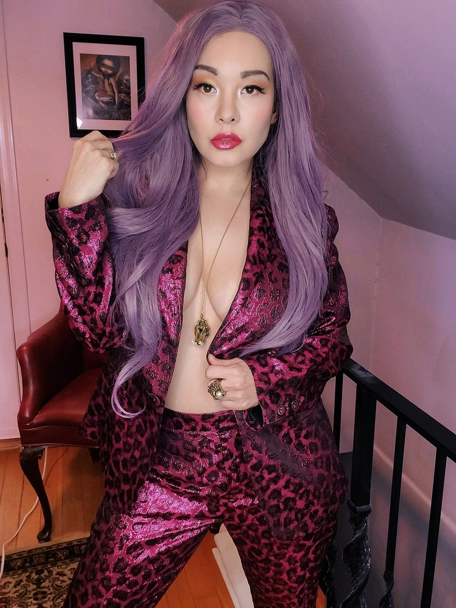 BrianSpencerCos's tweet photo. Happy last #MiaMonday of August. Showcasing @AniMiaOfficial ❤️ wearing some of her fashionable wigs. #AniMia #Beautiful #Fashion https://t.co/PDxYNzNSaC
