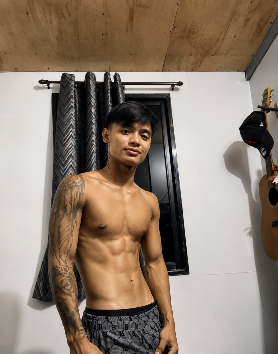 Renzzzz0z's tweet photo. Good evening ma’am &amp; sir qualiting massage po ba ang hanap nyo baka ako napo ang kailangan nyo dm lang po☺️❤️ https://t.co/9OQ8Slnzmy