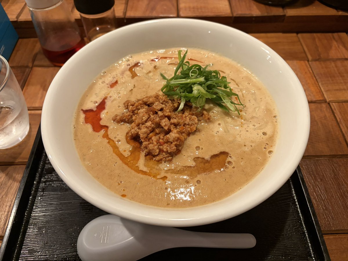 redcentx's tweet photo. 8月のトコトコラーメン日記
自家製麺まさき非乳化 6
麺丼Dining夢者 4
渡なべ 3
所沢大勝軒 2
麺屋Hulu-lu 2
ROKUBO TOKYO 2
久我中華そば 2
⬇️ここから1杯⬇️
中華そば葉山
入鹿TOKYO　本店
中華そばナトリ
RAMEN紫苑
BIRI BIRI CRUSH MEN
厚木家
かずまちゃんラーメン
煮干し中華そばにぼ福
なるめん
自家製中華そばとしおか
Zweiter Läden
柳麺呉田
ぶたまるき
国際秘羊館
らーめん３０００
Noodle&Spice curry 今日の1番
中華そばみた葉
麺処穂し乃
ラーメン二郎　小滝橋通り
上海ピーマン
麺処井の庄花小金井店
なぎちゃんラーメンin白鳥会館
クマちゃんラーメン新宿小滝橋
にぃしょうわしょう
らーめん山頭火五反田店
江戸麺GOODLE
伊之瀬
宍道湖しじみ中華蕎麦琥珀池袋店
大輝家直系家系ラーメン麺屋誠
MENSHO District
中華朋
一蘭西新宿店
XXXXX
らーめん楓
つけ麺丸武
れんげ食堂
青柳
ラーメンマン
計45店舗59杯

50〜60杯が丁度いいと感じてます。前半我慢してたのでまだ372杯です。9月は柏 濃麺や ３９名に行きます。絶対。397杯目は絶対。

8月のベスト オブ ラーメン
中華そば葉山 牛込柳町
『中華そば』

中華そばナトリ 伊勢原
『中華そば』

かずまちゃんラーメン 神楽坂
『白味噌担々麺』

初の三つ巴です！六巴ぐらいの可能性すらありました！それくらい今月のラーメンは大混戦大満足です！そしてラーメンって楽しいと思えた月でした！ご馳走様でした！
#ラーメン
