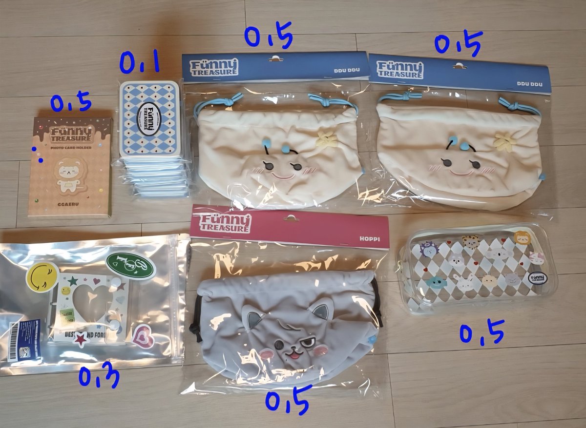 kahdieb3's tweet photo. 트레저 트루즈 양도

1.얼굴쿠션-2.0
2.플랫퍼-1.5
3.얼굴파우치(우피)-2.0
4.미니니백참(라우)-2.0
6.얼굴키링(우피)-1.5
7.고구마키링(라우)-2.0
8.붕어빵키링(우피)-2.0
10.미니미니니(라우)-1.0
11.미니니(라우)-2.0
12.미니니(우피)-2.0
13.째뭉이-1.8
15.그립톡-0.5

Treasure Truz sell wts https://t.co/jvwhOLi3PE