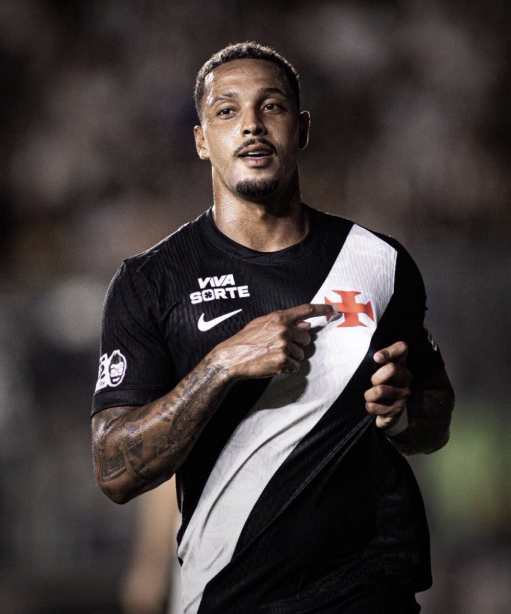 RAYANSINCERO's tweet photo. 🚨 MERCADO DA BALA 

CV e TCP disputam contratação do jogador DVD. https://t.co/es5knyW9Ji