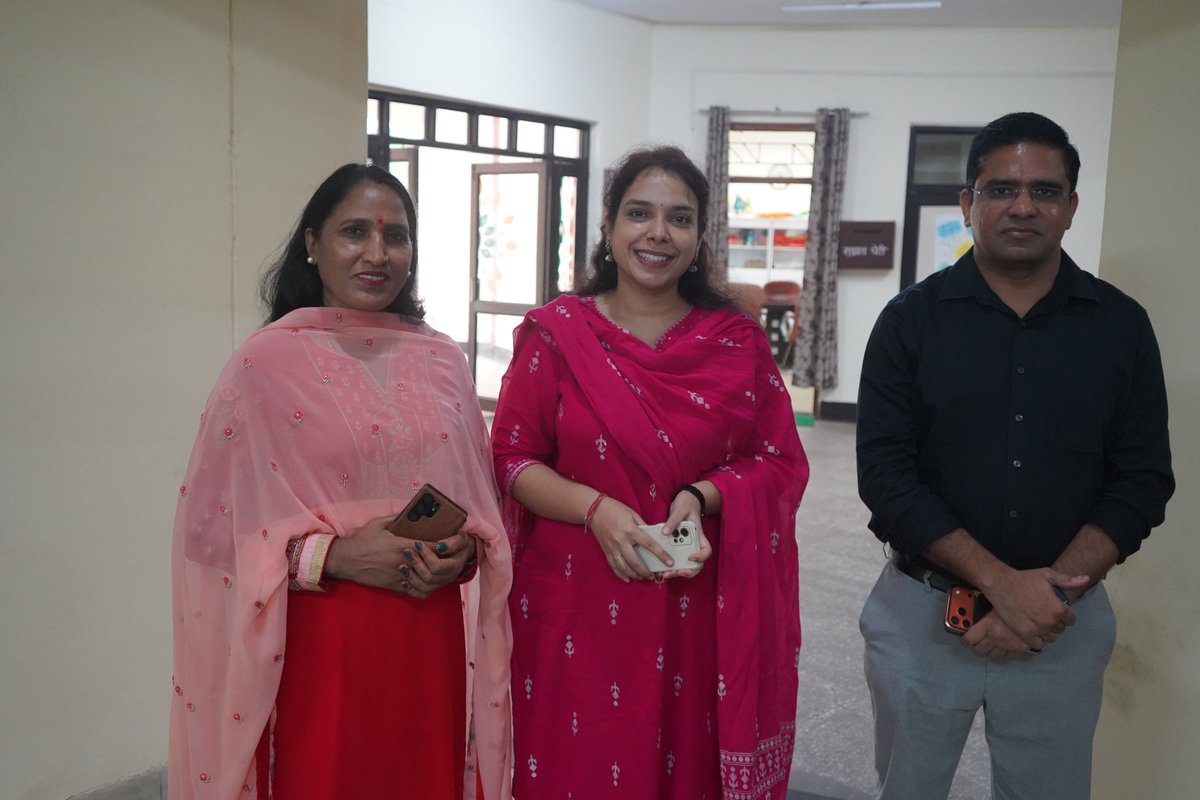 GwaliorRcwa's tweet photo. दिनांक 25/08/2026 जय आरोग्य  अस्पताल  के डॉक्टर  की विशेष टीम द्वारा PROMOTION OF BREAST FEEDING AND PREVENTION &amp; CONTROL OF MALARIA DENGUE के विषय पर लेक्चर दिया गया कावा  अध्यक्षा महोदय की उपस्थिति मे ये कार्यक्रम का आयोजन किया गया https://t.co/Zmv1m4d8bz