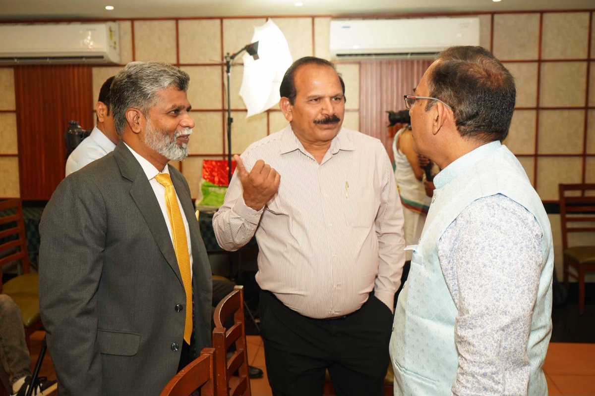 mkaverimadhavan's tweet photo. Happy to share that I have joined the CEO Development Foundation, a Section 8 company, as an Advisor.

It was a privilege to address its first meeting after supporting the Foundation’s incorporation.

Better CEOs. Better Organisations. Better Future. https://t.co/DyN0Peb6Ob