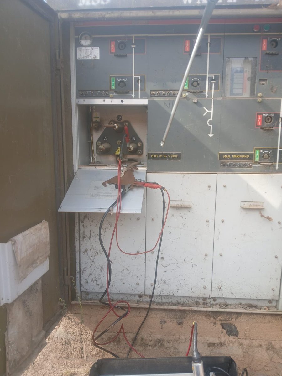 CityPowerJhb's tweet photo. #RoodepoortSDC #CityPowerUpdates
Peter Road Substation (Peter Road, Tres Jolie, Walnut Road and surrounding areas):
Technical teams remain on site conducting tests and assessing the network. The restoration process is currently experiencing operational challenges, as access to some mini-substations is restricted due to private locks, which is delaying the necessary repairs.
Teams are working to address the challenges and restore supply as soon as possible.
Further information will be communicated as work progresses on site.
For isolated or individual electricity-related queries, customers are advised to log calls via https://t.co/IJC4ePTaAo or contact the City Power Call Centre on 011 490 7484 / 0800 202 925 for assistance.^LT