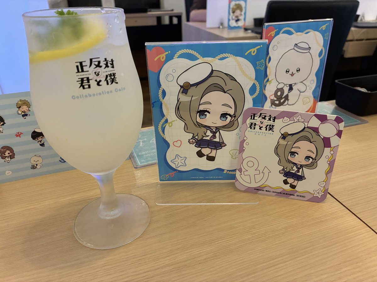 kimitsucat's tweet photo. 奥さんと『正反対な君と僕』コラボカフェ行ってきた！
平or東の特典コースター欲しくて最後にドリンクを追加注文したら、東をお迎えできた🙏
アクスタは平だけ売り切れてて、直近アニメエピソードで人気爆発してるのかなと。
#正反対な君と僕
#タイラズマ https://t.co/8DOznPwdQS