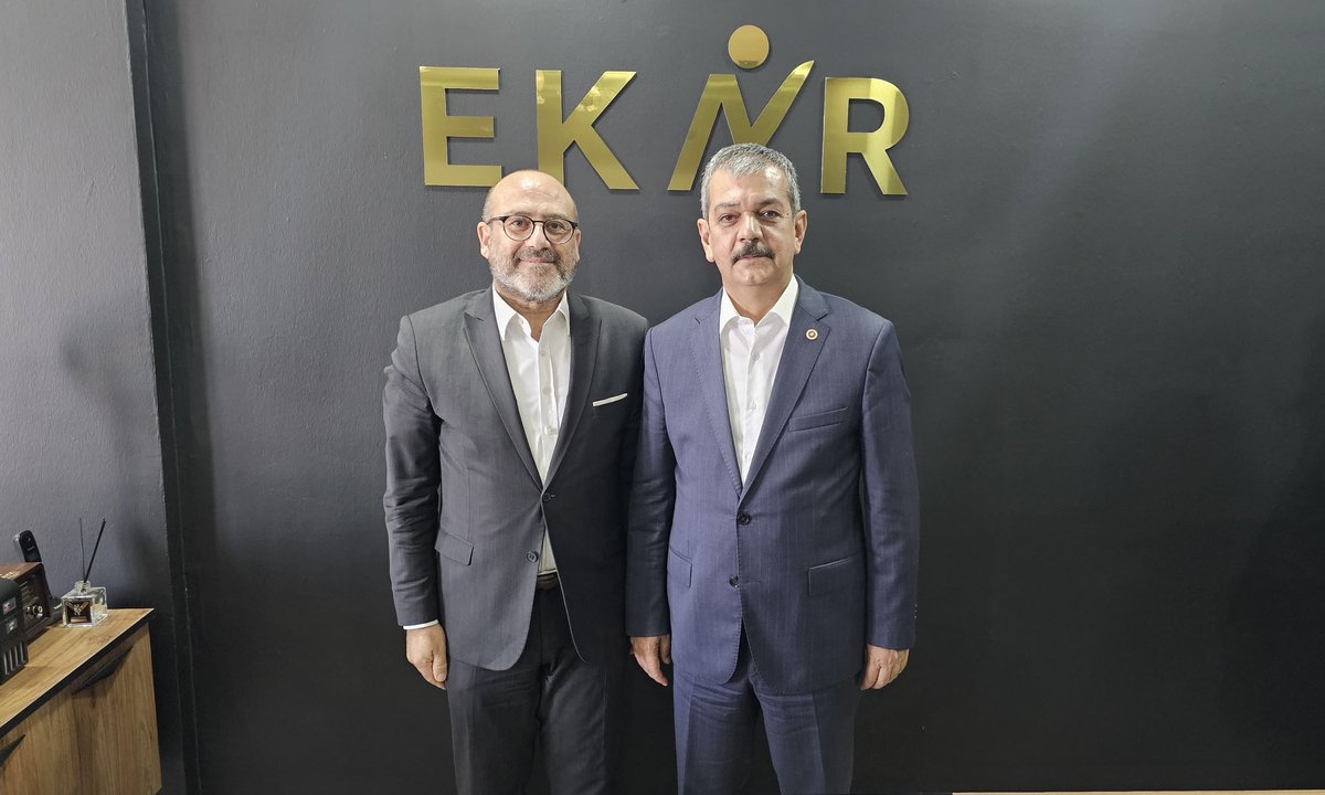 erolkeles23's tweet photo. 📍EKAR Anket Araştırma Merkezi

https://t.co/YFdbxWyny2 Genel Yayın Yönetmeni ve Sabah Gazetesi Elazığ Temsilcisi Sayın Erkan Köse’yi, EKAR Anket Araştırma Merkezi’nde ziyaret ettik.

İl Başkan Yardımcılarımız, AR-GE Başkanımız Sayın Ahmet Dağoğlu, Kültür ve Sanat Politikaları Başkanımız Sayın Hüseyin Çeşme, Merkez İlçe Yönetim Kurulu Üyemiz Sayın Hüseyin Karaca ve beraberimizdeki heyet ile birlikte gerçekleştirdiğimiz ziyarette; Elazığ’ımızın gündemi, kamuoyu araştırmaları ve güncel gelişmeler üzerine değerlendirmelerde bulunduk.

Nazik ev sahipliği ve samimi sohbeti için Sayın Erkan Köse’ye teşekkür ediyor, çalışmalarında kolaylıklar diliyorum.

@ERKANKSE3