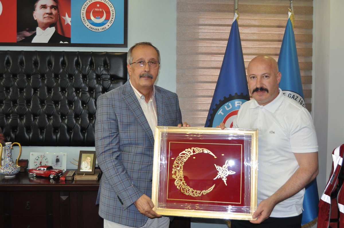 omercagirici's tweet photo. TÜRK-İŞ Antalya İl Başkanımız ve TES-İŞ Türkiye Enerji, Su ve Gaz İşçileri Sendikası Antalya Şube Başkanı Sayın Abdullah Kayser ve yönetim kurulu üyelerini ziyaret ederek hayırlı olsun dileğimizi ilettik, Antalya ilinde çalışmalarımızı ve çalışma hayatına dair konularımızı istişare ettik.

TÜRK-İŞ Antalya İl Başkanımız ve TES-İŞ Türkiye Enerji, Su ve Gaz İşçileri Sendikası Antalya Şube Başkanı Sayın Abdullah Kayser ve değerli yönetimine misafirperverlikleri için teşekkür eder,çalışmalarında başarılar dilerim..
@turkiskonf 
@Guvenlik_is 
@tes_is1963 
@abdullahkayser 
@Recep_Mutaf