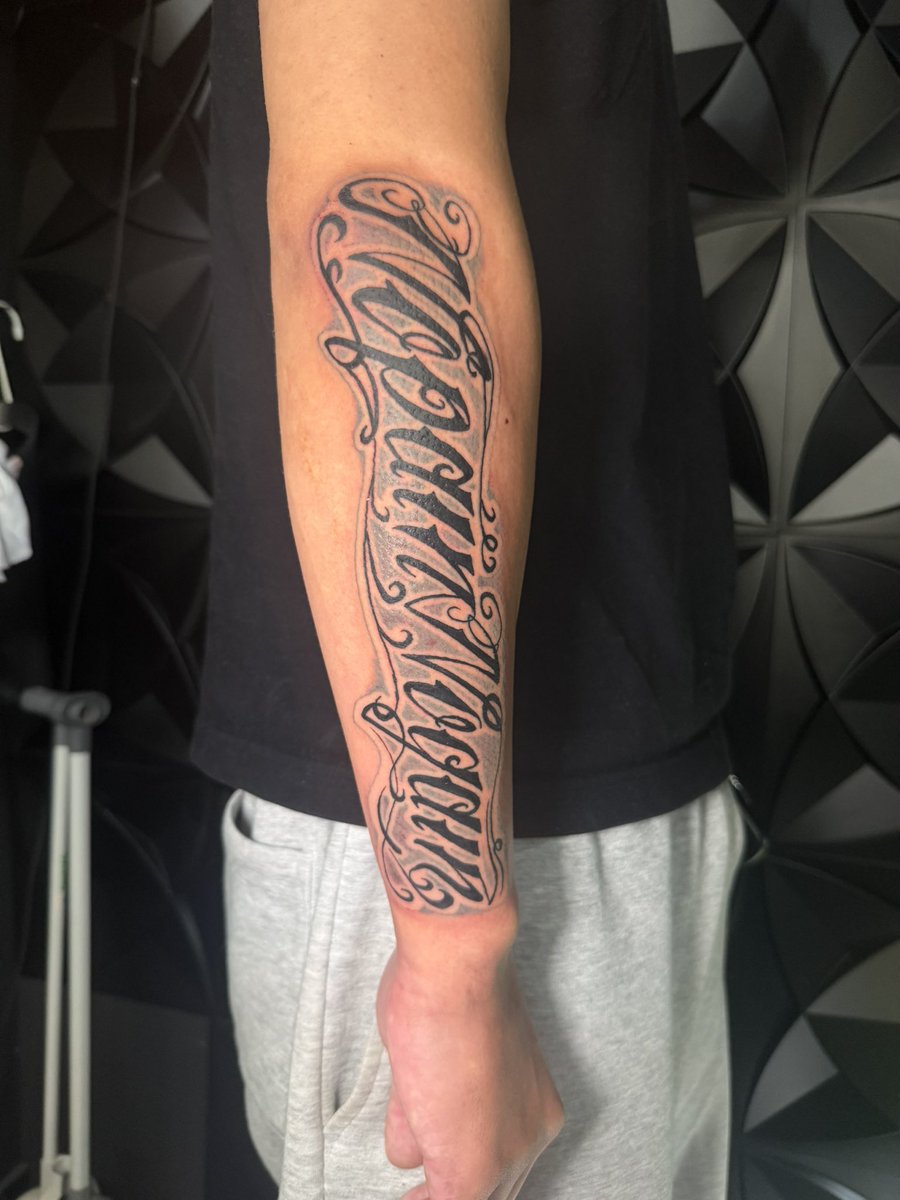 urotat2's tweet photo. スクリプト
#Tattoo    #高知タトゥーワンポイント
#洋彫り     #ファーストタトゥー  #高知ワンポイント  #高知タトゥーショップ   #タトゥー   #和彫り   #洋彫り
#高知tattoo  #高知タトゥーショップ
#高知タトゥー    #スクリプトタトゥー
#ユーロタトゥー
 #高知タトゥースタジオ
#高知刺青 https://t.co/NRUooM0fbq