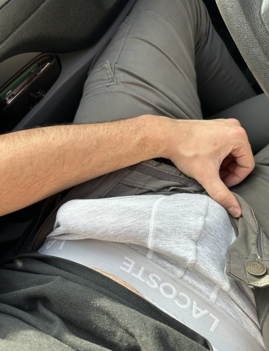 Atillaxz's tweet photo. Valakii ma?? 🍆💋💋 https://t.co/QbyAEhnKtX