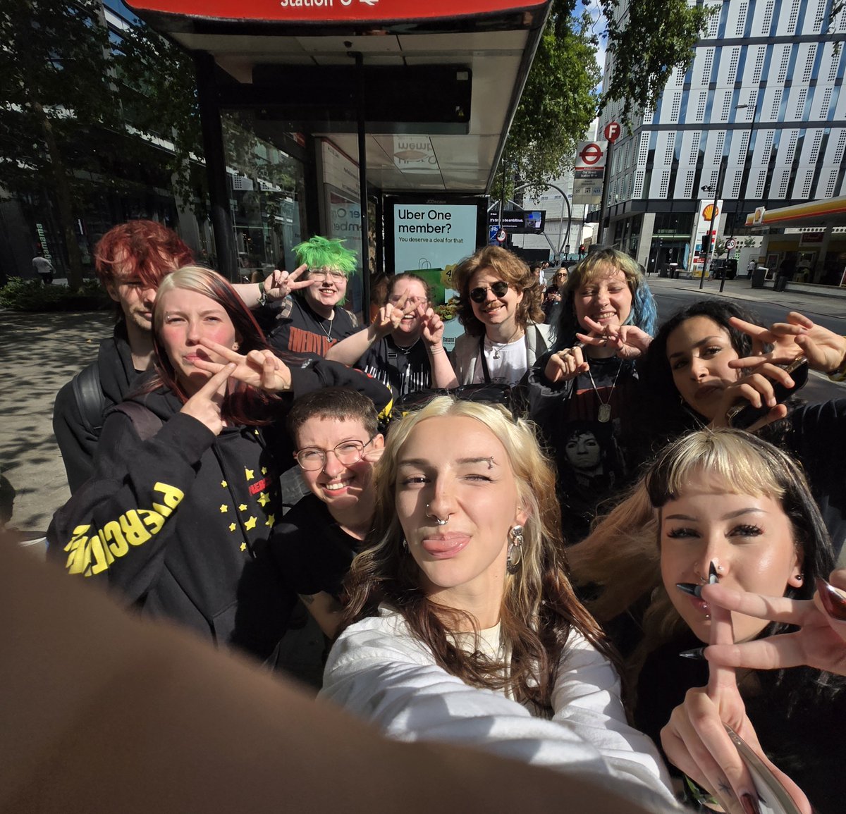soup_girl_'s tweet photo. we looking like a school tour https://t.co/OfyDNZtmzg