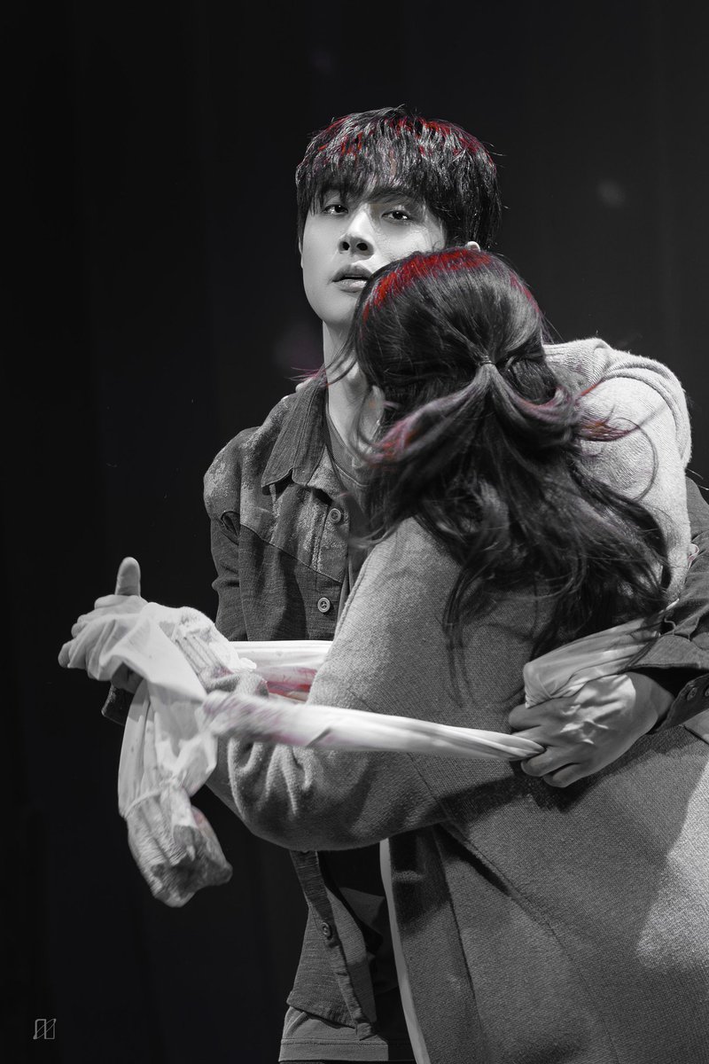 xzoisn's tweet photo. 공연전후 스위치 왤케 쎔 https://t.co/bnuwck1VqW