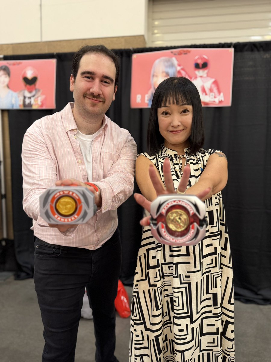 GocarloTwitch's tweet photo. Mei the Pink Ranger, Reiko Chiba!🩷@CHIBAREI_DURGA

From New Jersey to California for ✈️#PowerMorphicon

It doesn’t get more original than this! From Kyoryu Sentai Zyuranger, the season that became known around the world as Mighty Morphin Power Rangers! #SuperSentai #PowerRangers https://t.co/n0aHgZXBAI