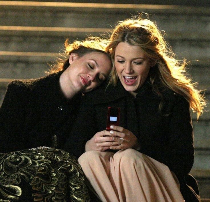 Librosjiar's tweet photo. Terapia de chicas 💖: Viendo Gossip Girl una y otra vez. https://t.co/AsfaWTrrOq