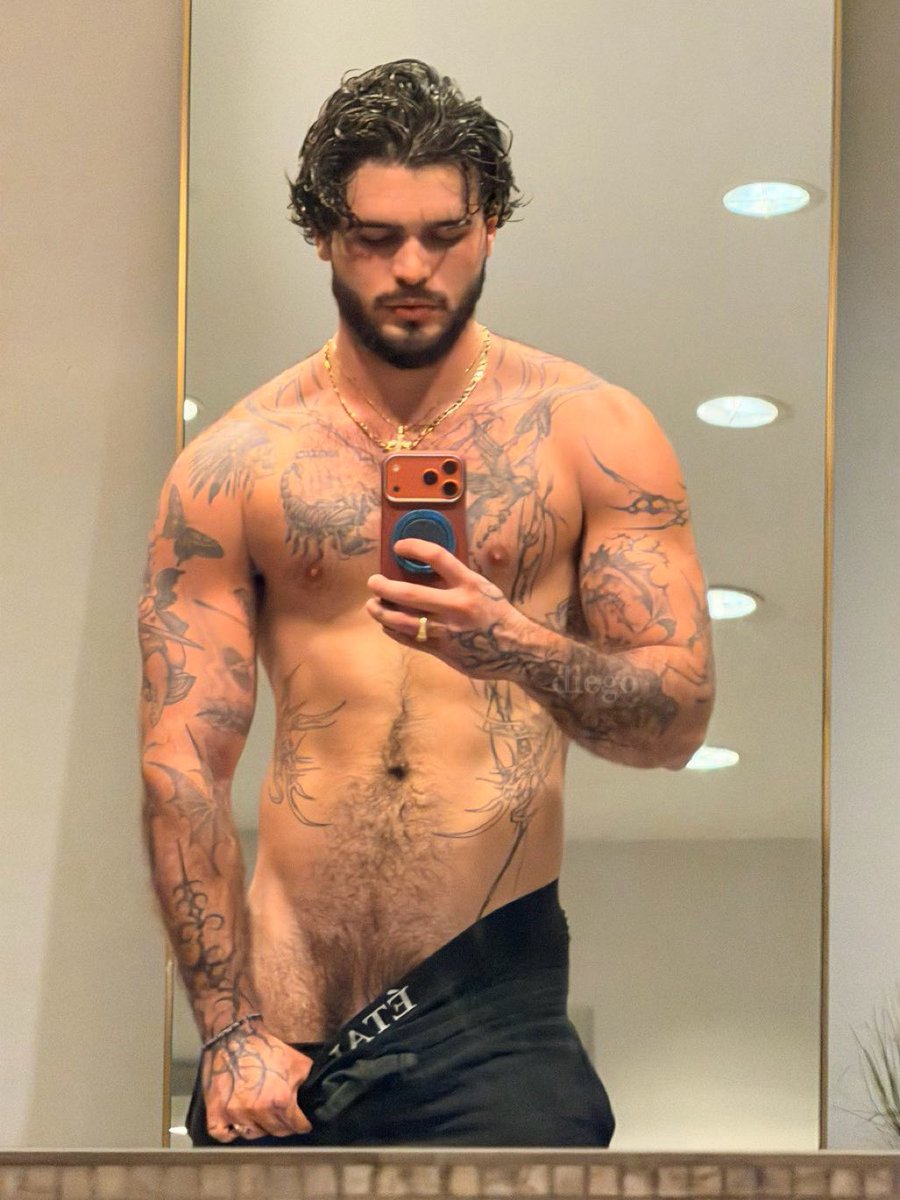 imdaddydiego's tweet photo. Tatted all over his body. 🔥 https://t.co/pm0BIeQMxh