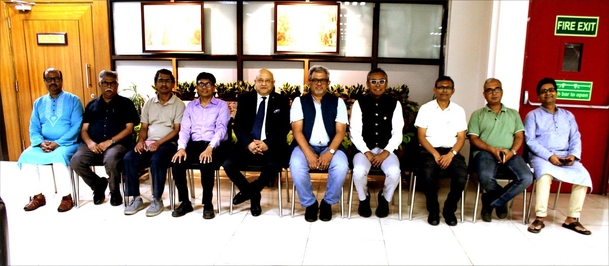 bose_institute's tweet photo. Mr. Joydeep Roy, Chief Consular Officer of Consulate of Poland alongwith Shri Kaushick Saha, IAS (Retd.), Member of the Governing Body of Bose Institute, Kolkata &amp; Former Secretary, Department of School Education, Government of West Bengal in Kolkata, visited UAC, BI (31.08.26). https://t.co/LULa7OOweQ
