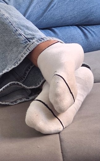 _alena_1996__'s tweet photo. Schreibt mich an und bestellt Eure von mir getragenen Wunschsocken...meine Sockenschublade gibt eine riesige Auswahl her.😚✌️🥳🔥

#getragenesocken #socks https://t.co/CXbrdozbg6