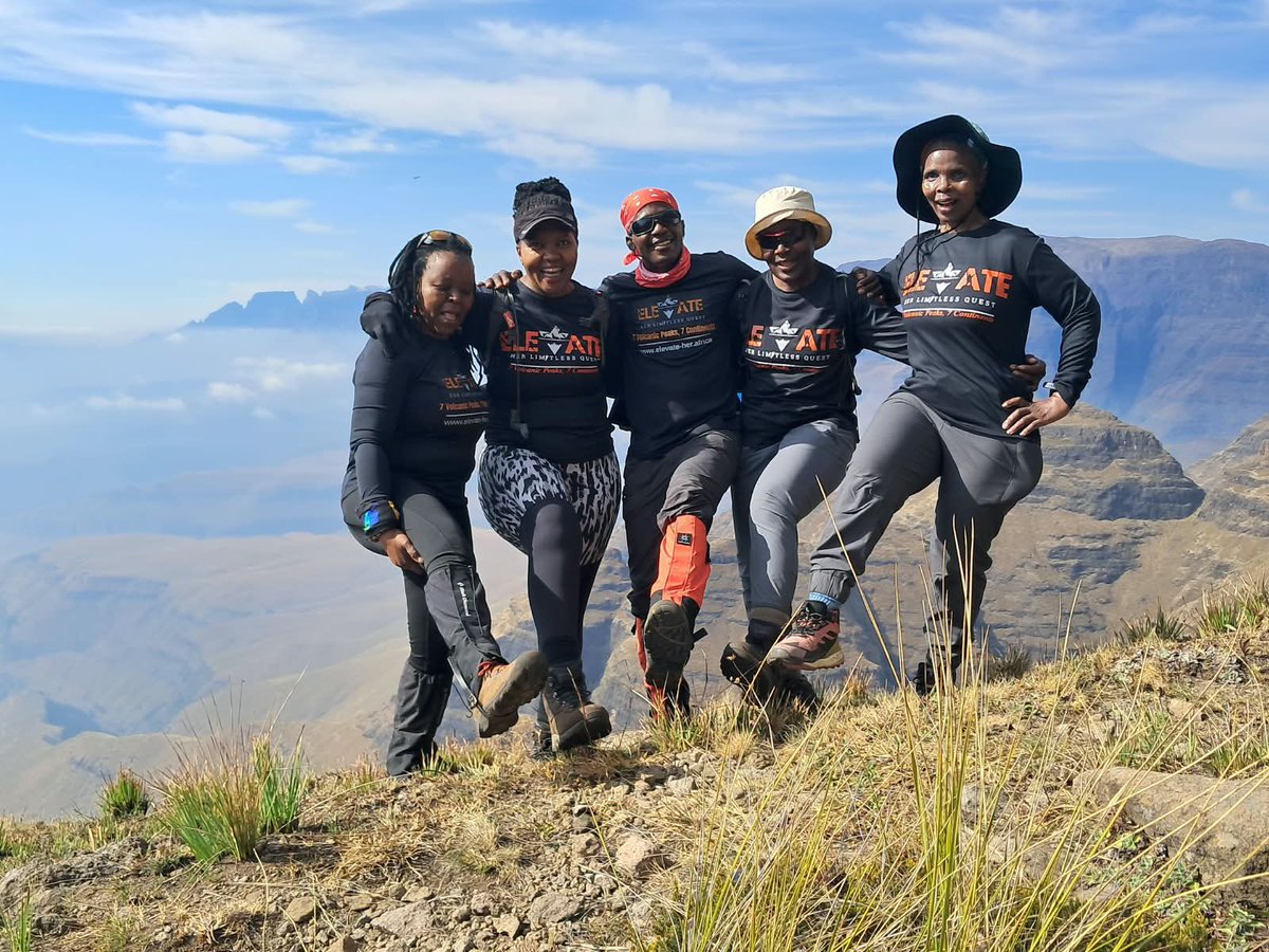 sibueverest's tweet photo. @RISEfm943  and @MpumiMbethe 
Thank you so, so much for profiling my Tribe ElevateHer Project https://t.co/UIsT9VKdtW.

I appreciate your time🙏🏻🙏🏻 https://t.co/WrJ2iuwzvv