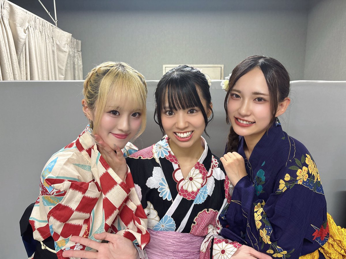 chp_remu's tweet photo. 一緒になったら絶対写真撮りたくなる♪( ◜ω◝و(و "

今日はななとみさちとおやすみなさい🌙
@Nana_kwsk0619 💜
@misa_mrkw0909 💚 https://t.co/zWXMA143KP
