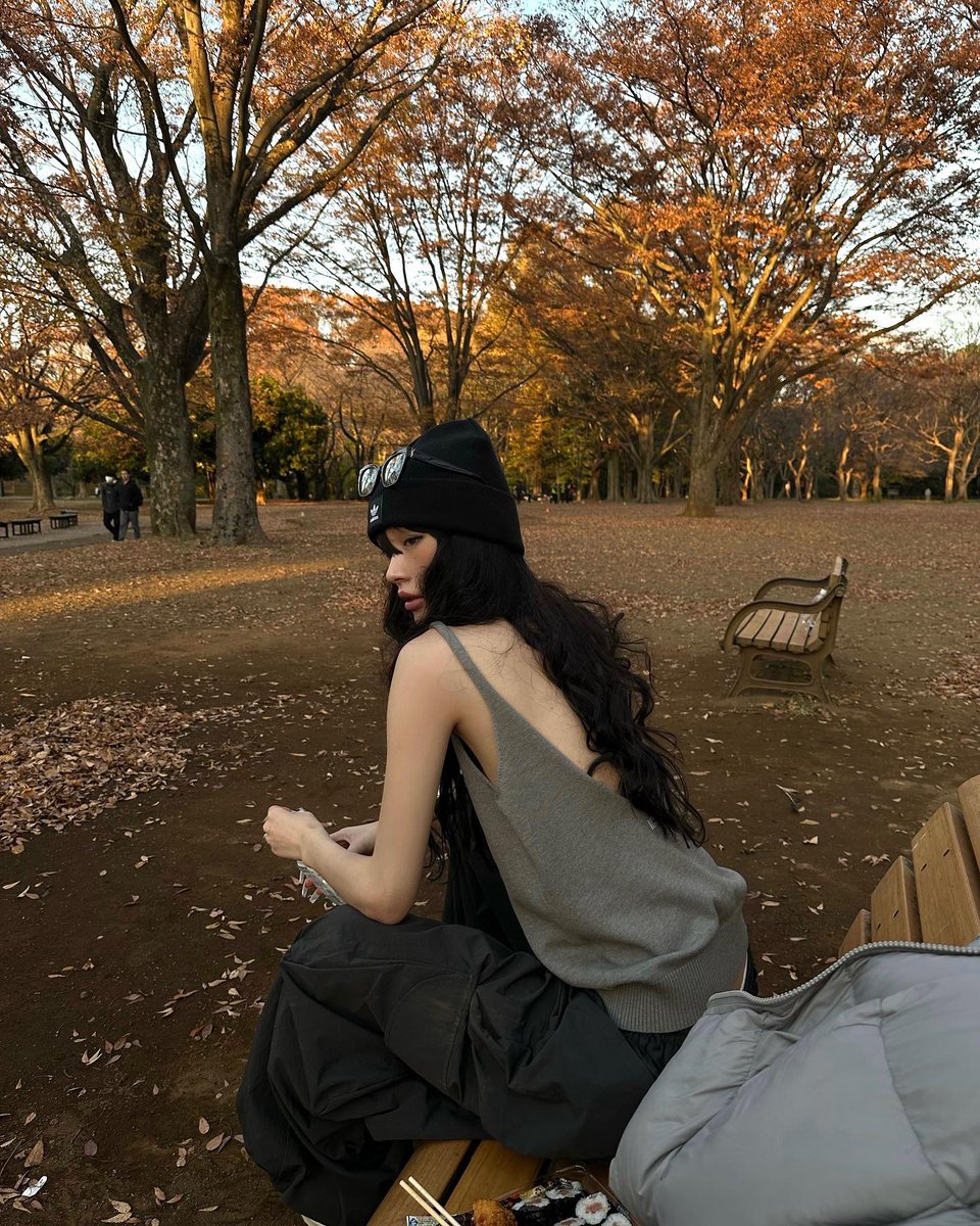 DeidaraJean's tweet photo. Howdy! 🌻 Don’t forget: you’ve got a spark in you—let it light up the path ahead. 🌼
kbZxw https://t.co/ho2nbqr3gc